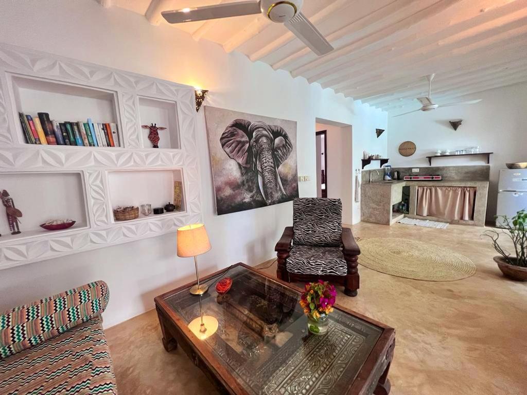 Moyo Apartment 普瓦尼梅查恩加尼 外观 照片