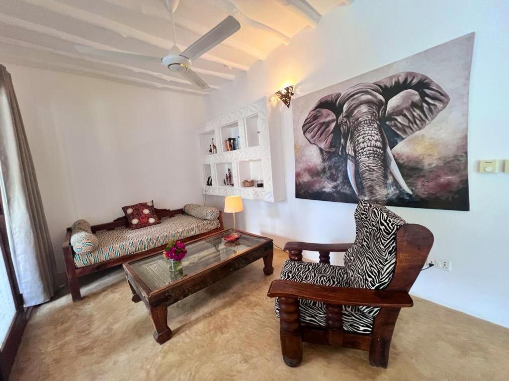 Moyo Apartment 普瓦尼梅查恩加尼 外观 照片