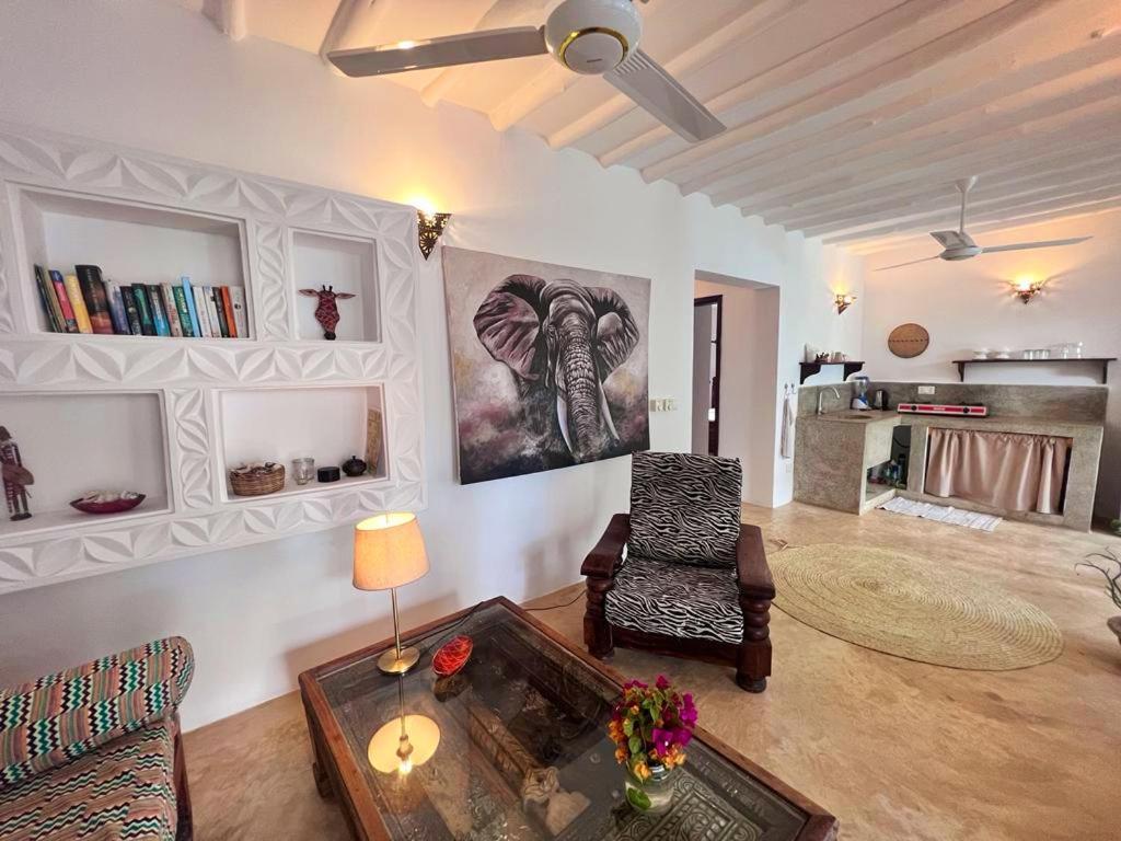 Moyo Apartment 普瓦尼梅查恩加尼 外观 照片